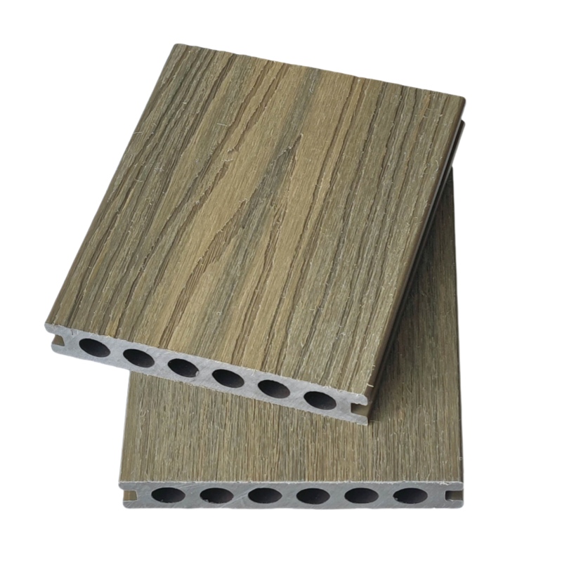 Tarima exterior de composite con agujeros redondos de madera y plástico color verde azulado